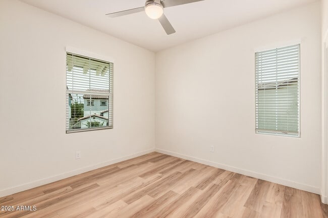 Building Photo - 6569 N 15th Dr