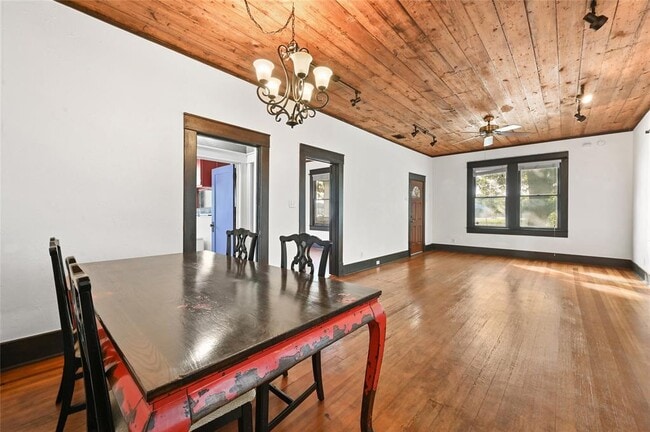 Building Photo - 5112 Caswell Ave