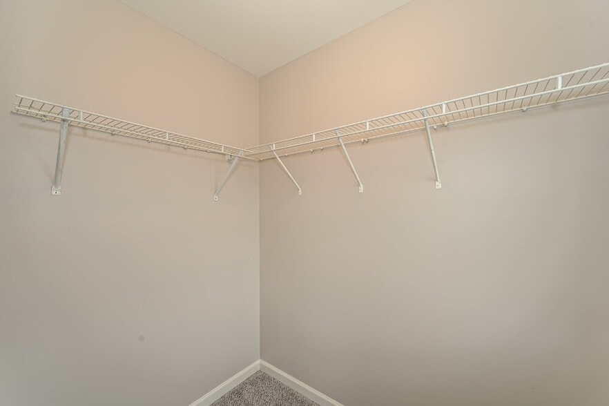 Building Photo - 8043 Logan Dr