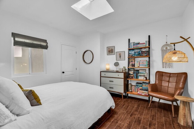 Building Photo - 5182 Ellenwood Dr