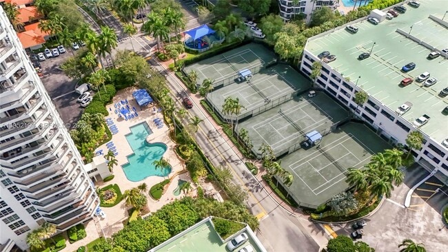 Building Photo - 3500 Mystic Pointe Dr