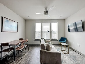 Building Photo - 111 E 4th St