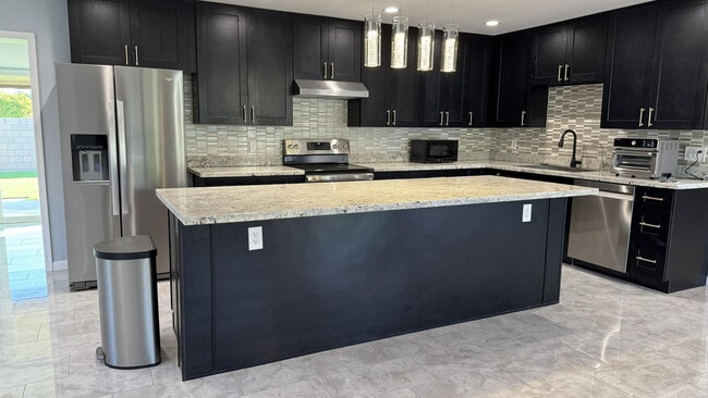 Building Photo - 6843 E Loma Land Dr