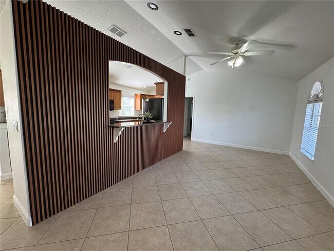 Building Photo - 14940 Day Lily Ct