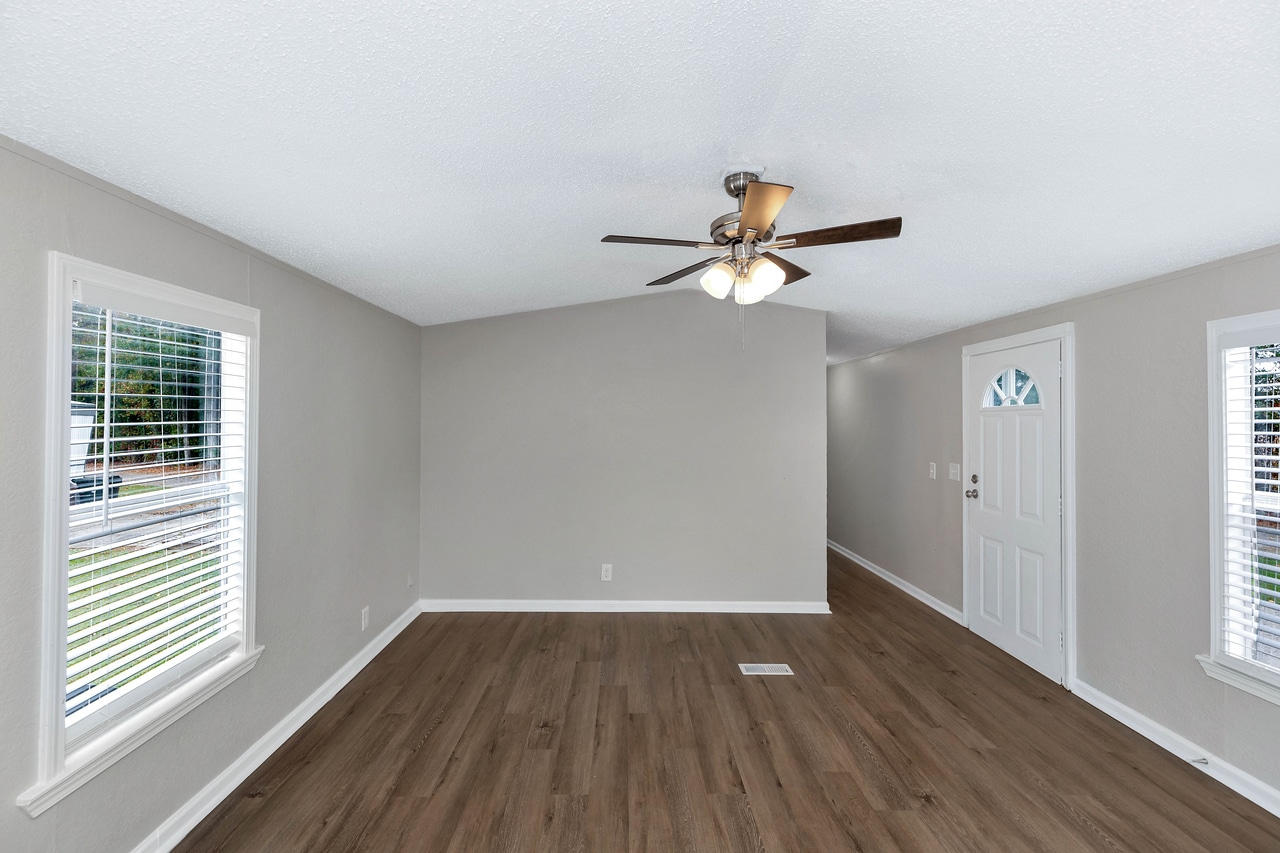 Building Photo - 415 W Limestone Rd