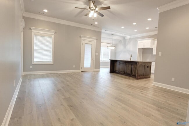 Building Photo - 26480 Naomi Wy