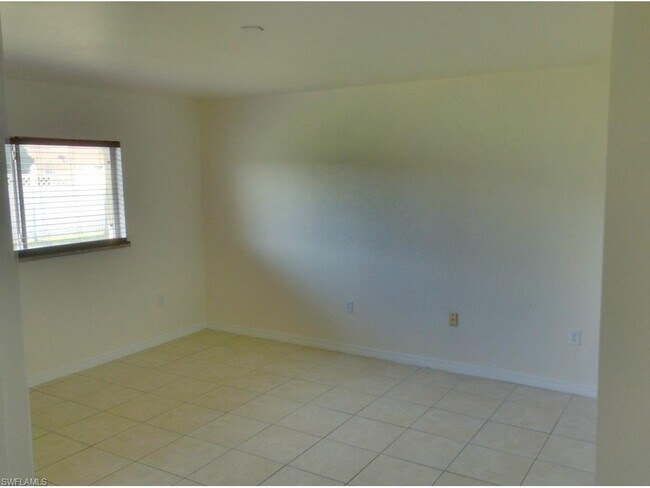 Building Photo - 1704 SE 1st St