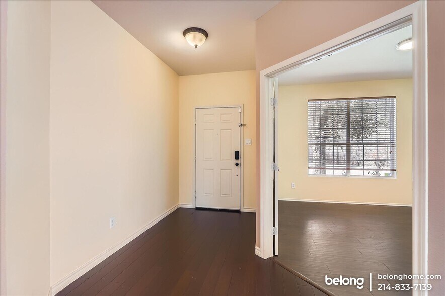 Building Photo - 1310 Pigeon Ct