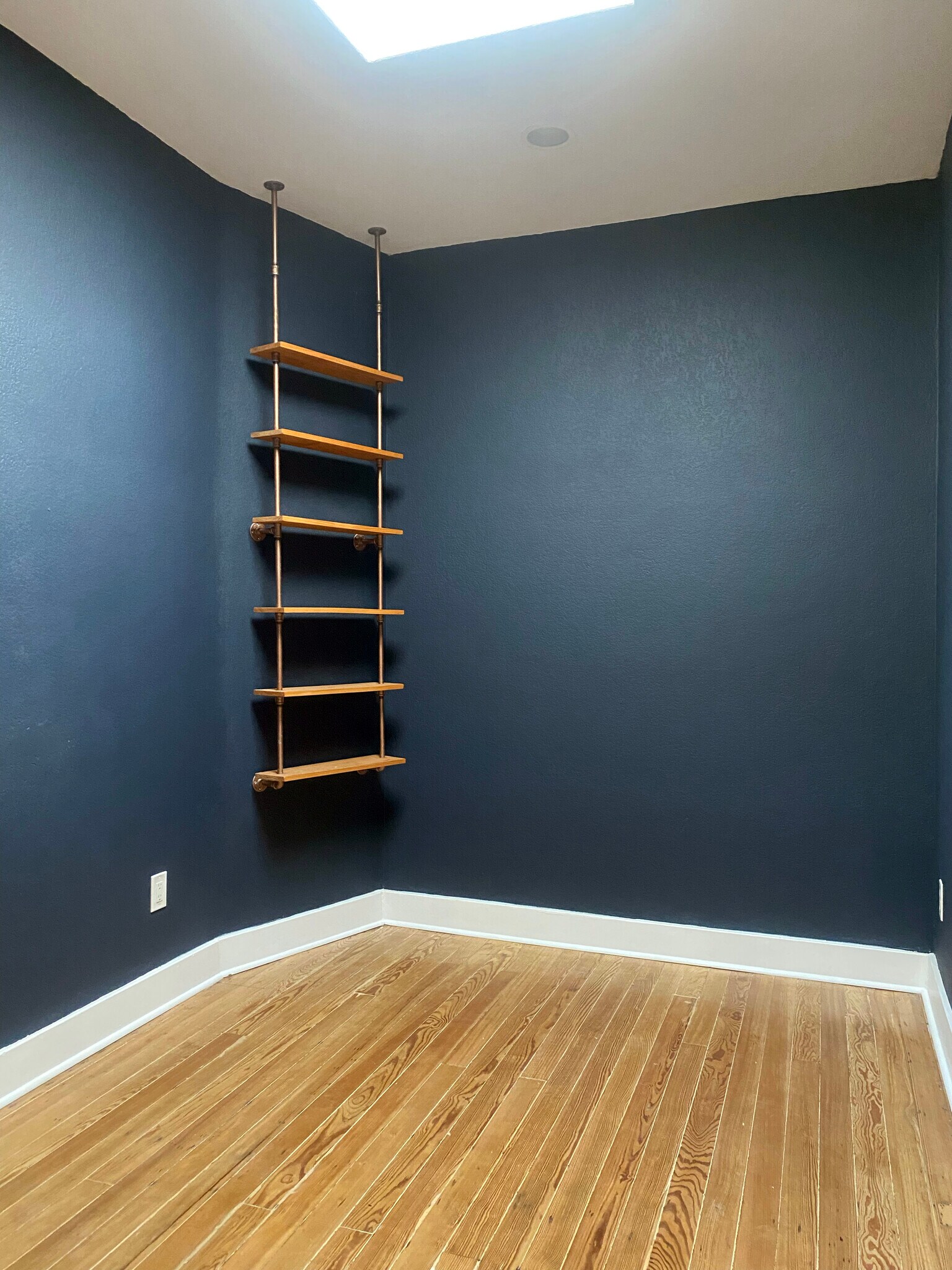 Main Bedroom - 1404 Knox Ct