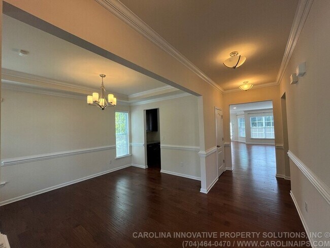Building Photo - 385 Hawks Creek Pkwy