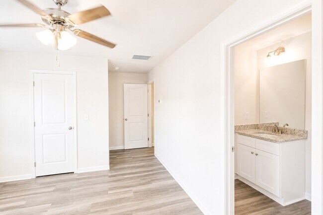 Building Photo - 4253 Crosby Ln
