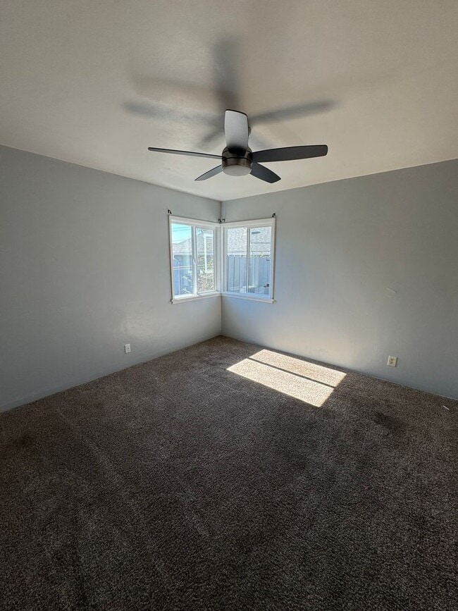 Building Photo - Beautifully Freshly Renovated Home in the ...
