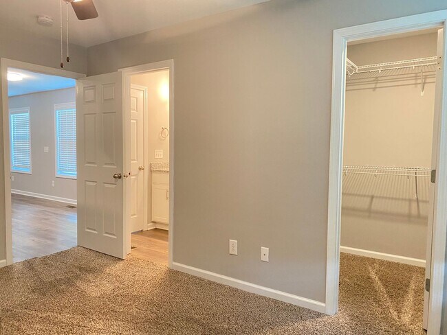 Building Photo - Brand New 2 Story Duplex!!  Close to Downt...