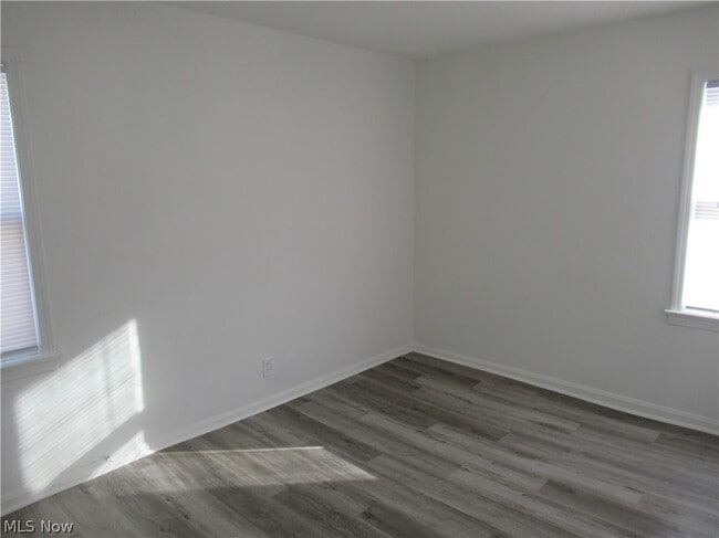 Building Photo - 1403 Dawnwood Dr