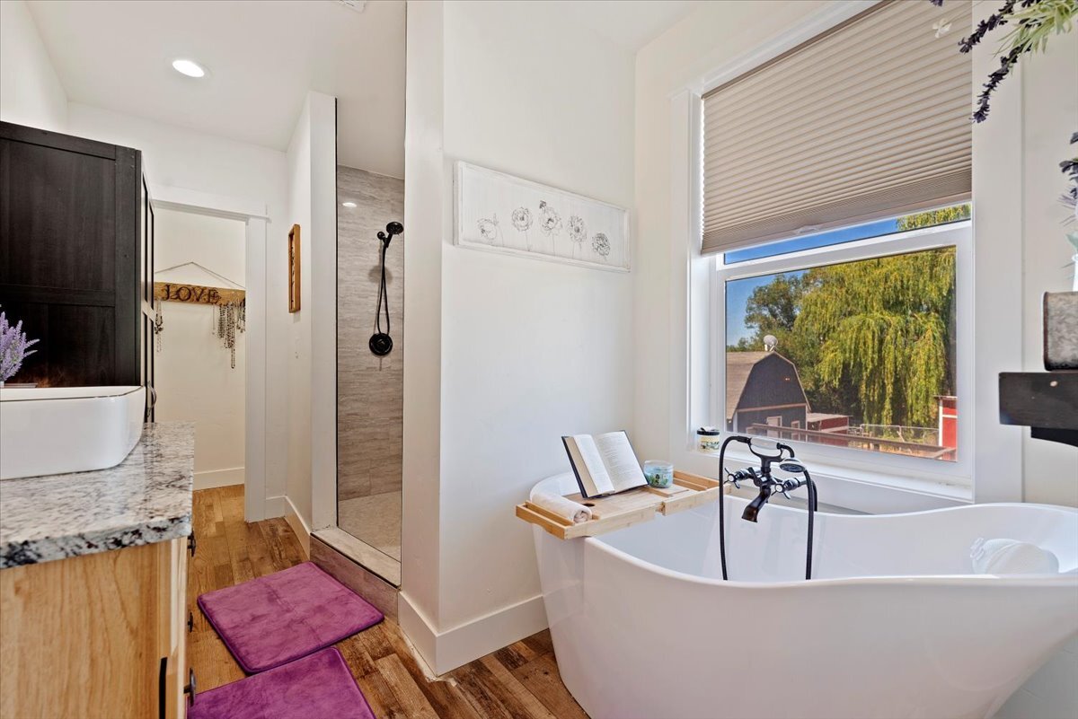 Building Photo - 15916 Hill Top Cir