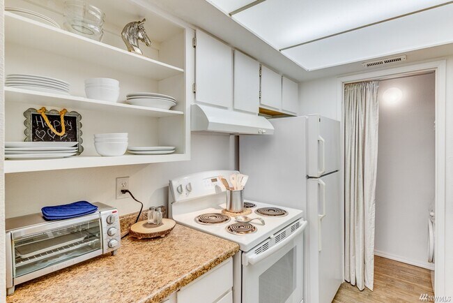 Building Photo - 9517 NE 180th St