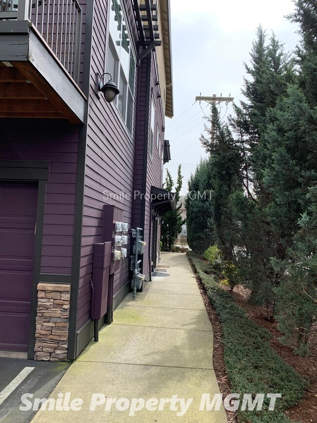 Building Photo - 11217 SE Causey Cir