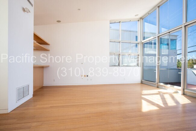 Building Photo - 543 Rose Ave