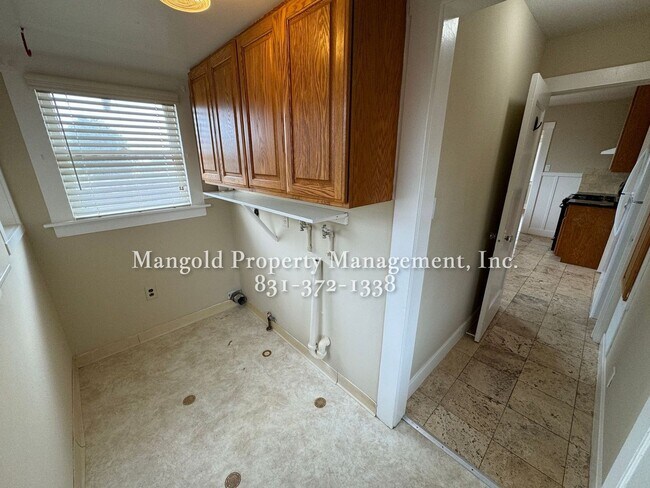 Building Photo - Great Home Located In New Monterey Neighbo...