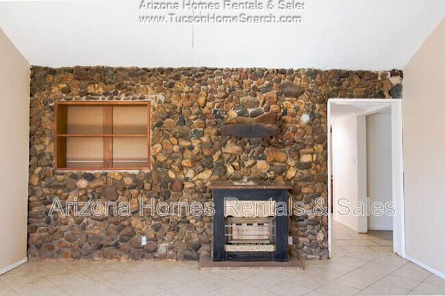 Building Photo - 801 E Halcyon Rd