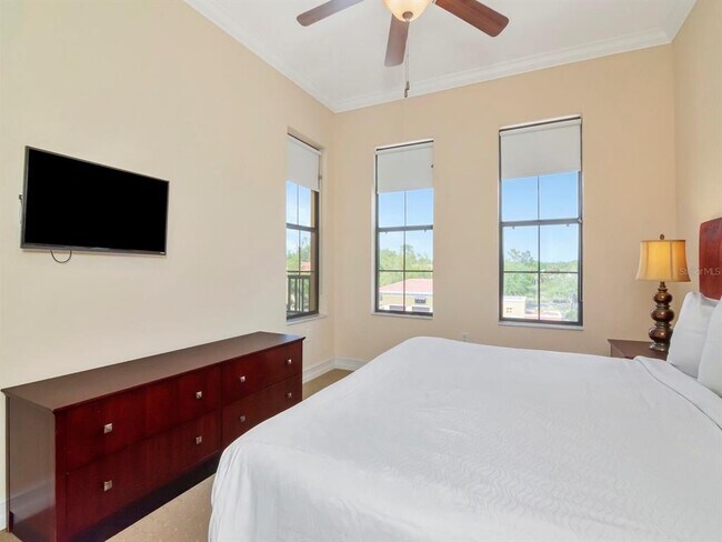 Building Photo - 13941 Clubhouse Dr