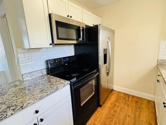 Building Photo - 7024 Moderna Way