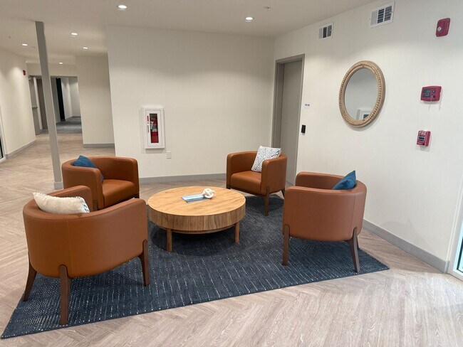 Building Photo - Brand New, 1 bedroom in Beacon Landing- With Elevator!