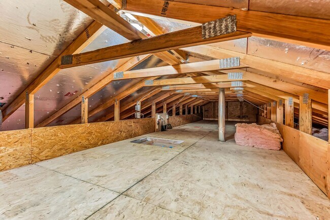 Building Photo - Experience residential luxury living only 2 blocks from the heart of downtown Livermore!!