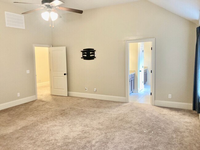 Building Photo - 8758 Crenshaw Dr