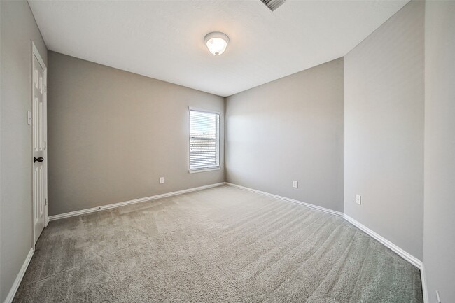 Building Photo - 16015 Portmanshire Ln