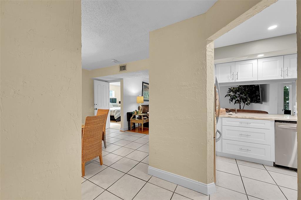 Building Photo - 3909 N Ocean Blvd