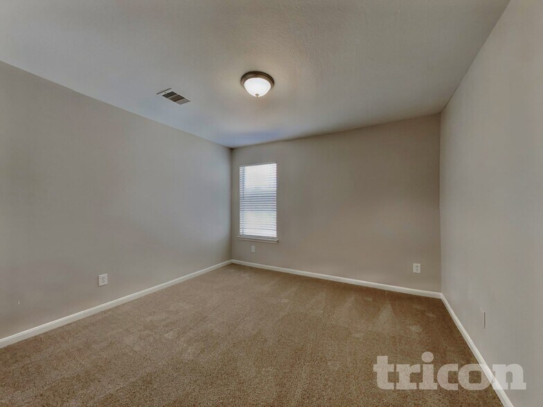 Building Photo - 7711 Cypress Edge Dr