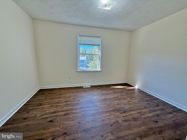 Building Photo - 11516 Woodland View Dr