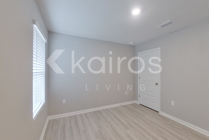 Building Photo - 4698 Malay Cir