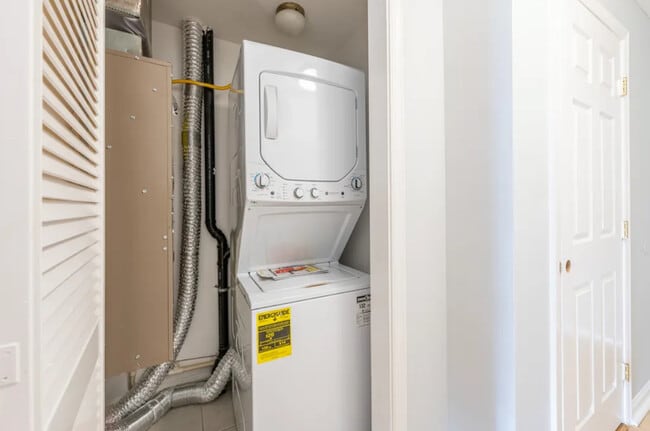 Building Photo - 1410 W Ritner St