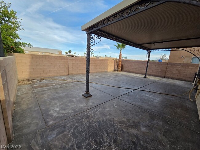 Building Photo - 3504 Lonesome Drum St