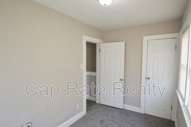 Building Photo - 616 S Ogden Ave