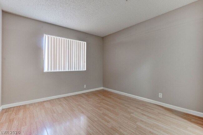 Building Photo - 3151 N Soaring Gulls Dr