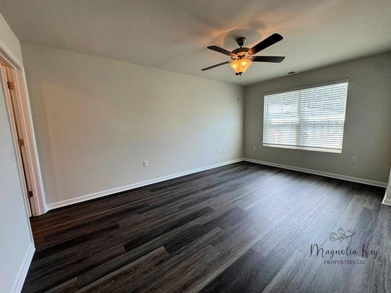 Building Photo - 555 Gemstone Blvd