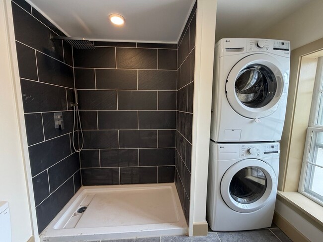 Building Photo - Alesia, LLC