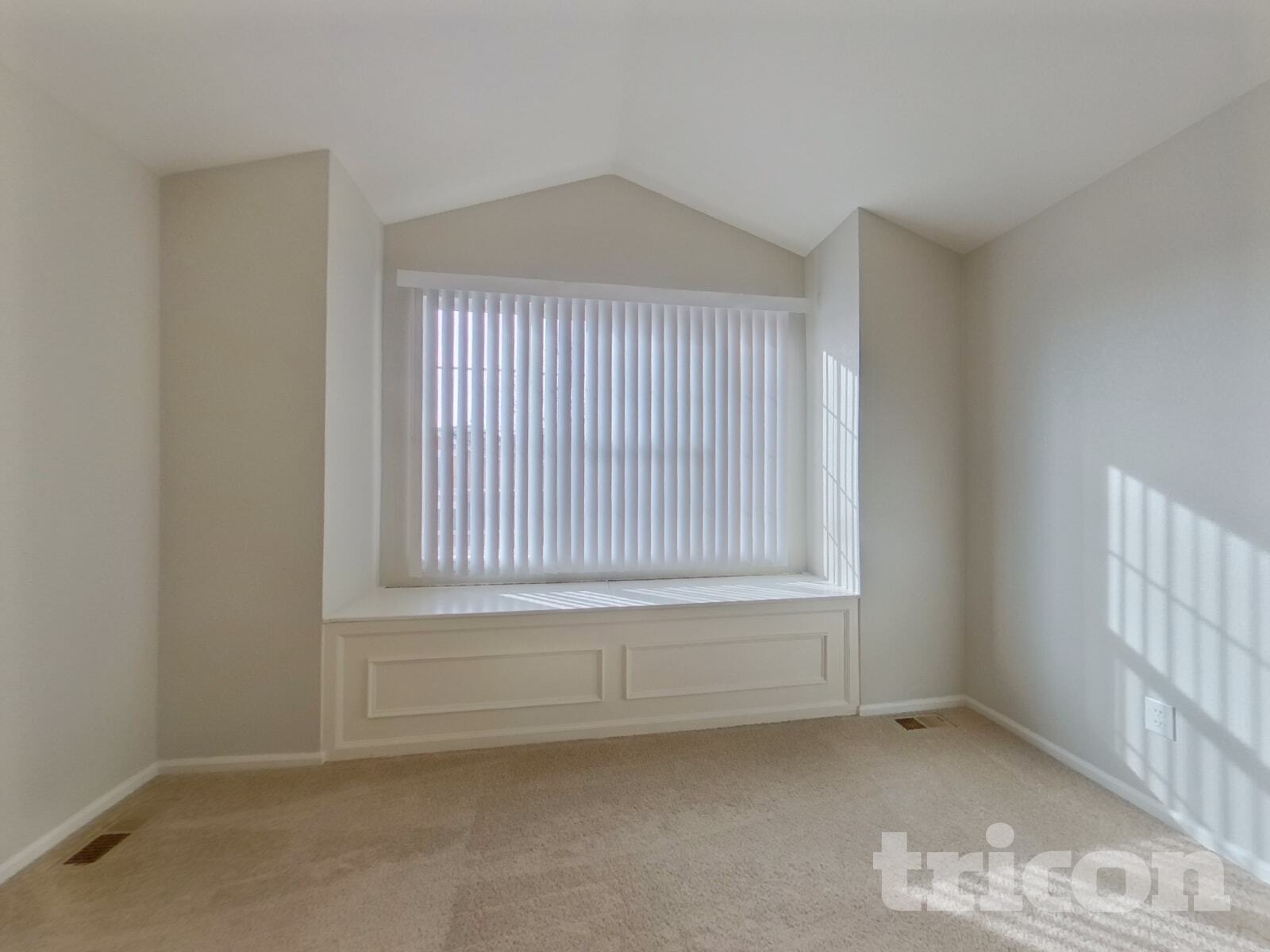 Building Photo - 8566 S Lewis Way