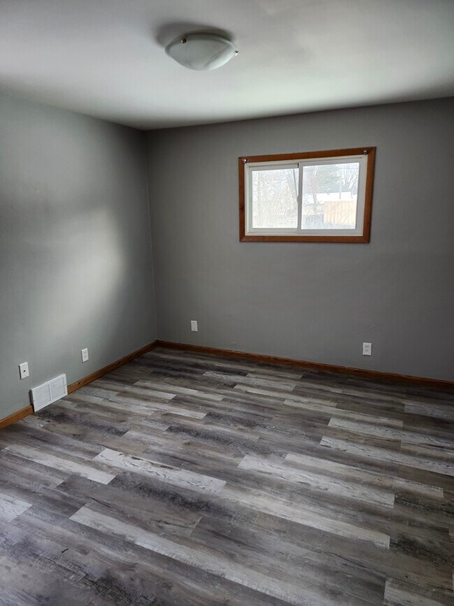 Building Photo - 8983 Van Buren St NE