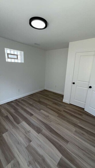 Building Photo - 6211 Aspen Ct