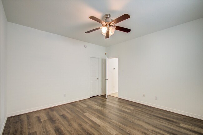 Building Photo - 18103 Double Bay Rd