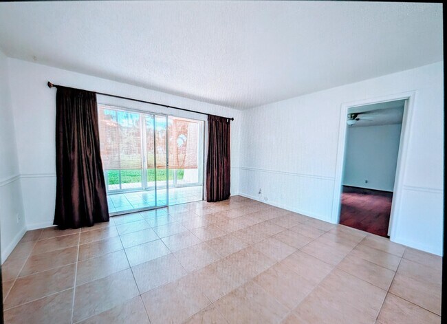 Building Photo - 2700 Fiore Way