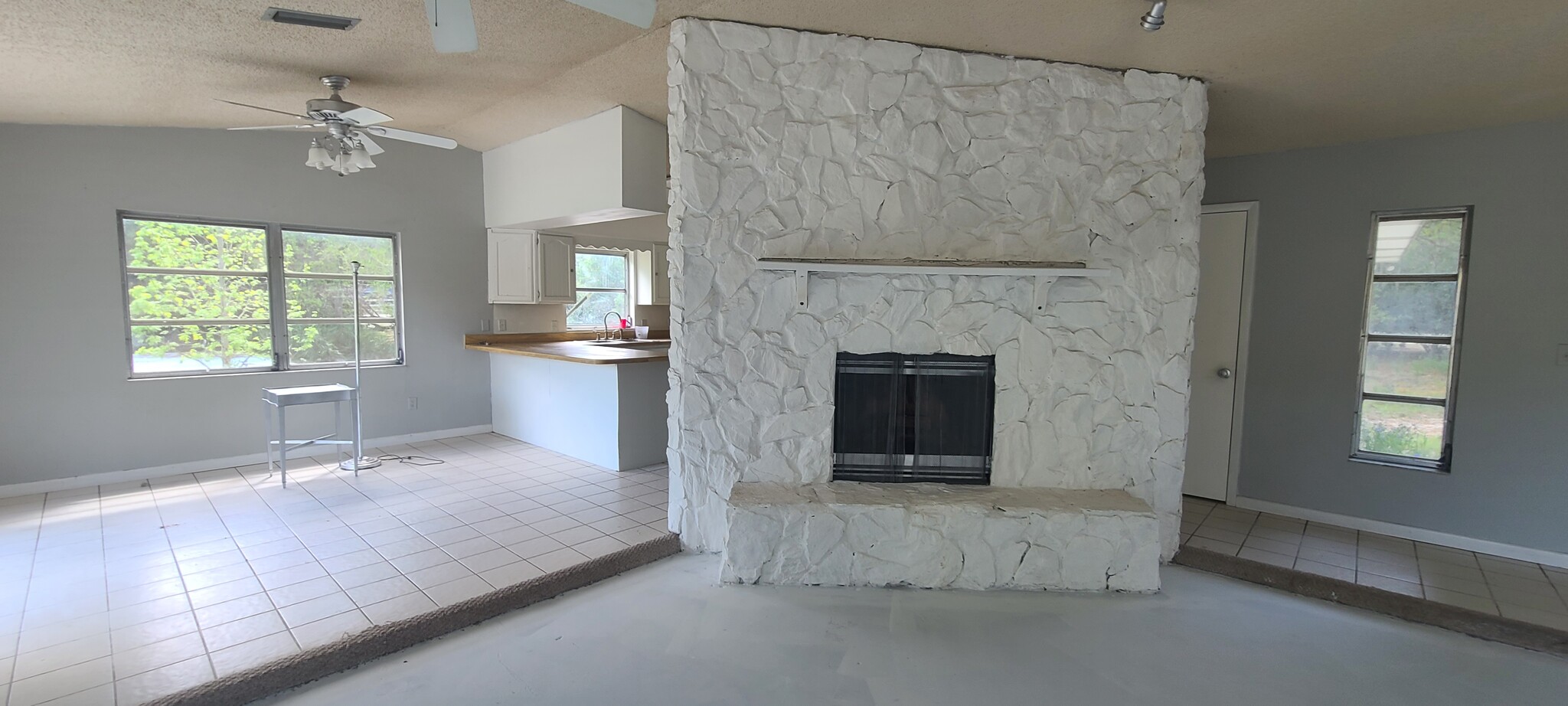 Building Photo - 5415 SW 20th St