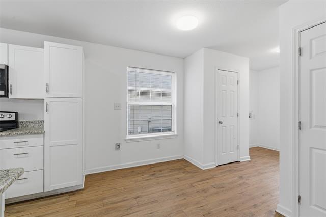 Building Photo - 227 W Murray St