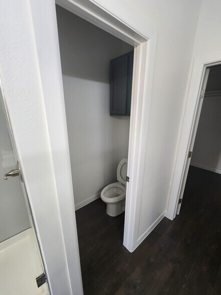 Building Photo - 2716 Kerria Ave