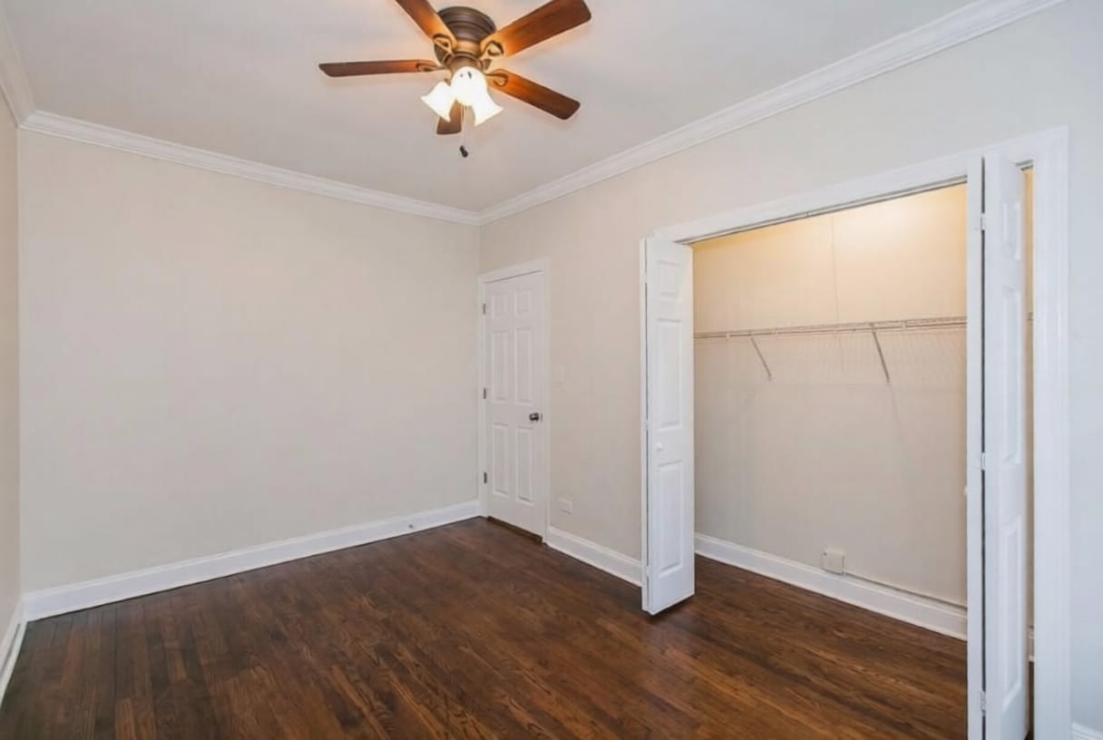 Building Photo - 730 W Roscoe St