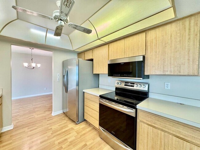 Building Photo - 3490 Mainlands Blvd S